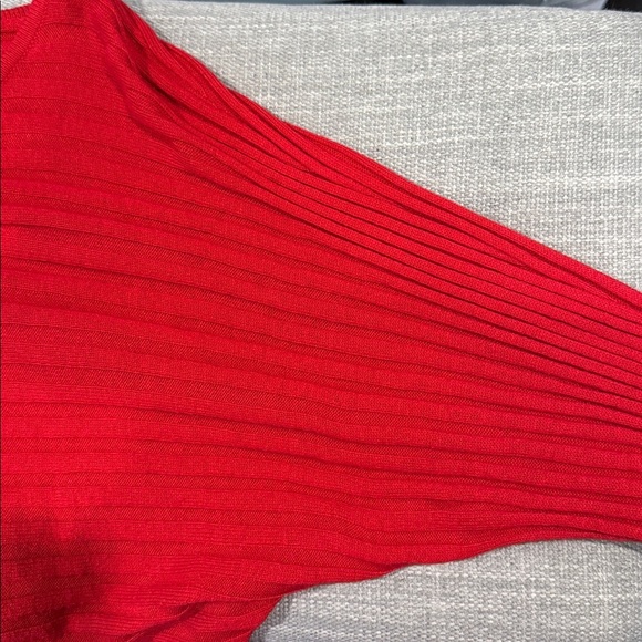 🔵 New York and Company Red Crew Neck Batwing Sweater Size Medium - Picture 9 of 9